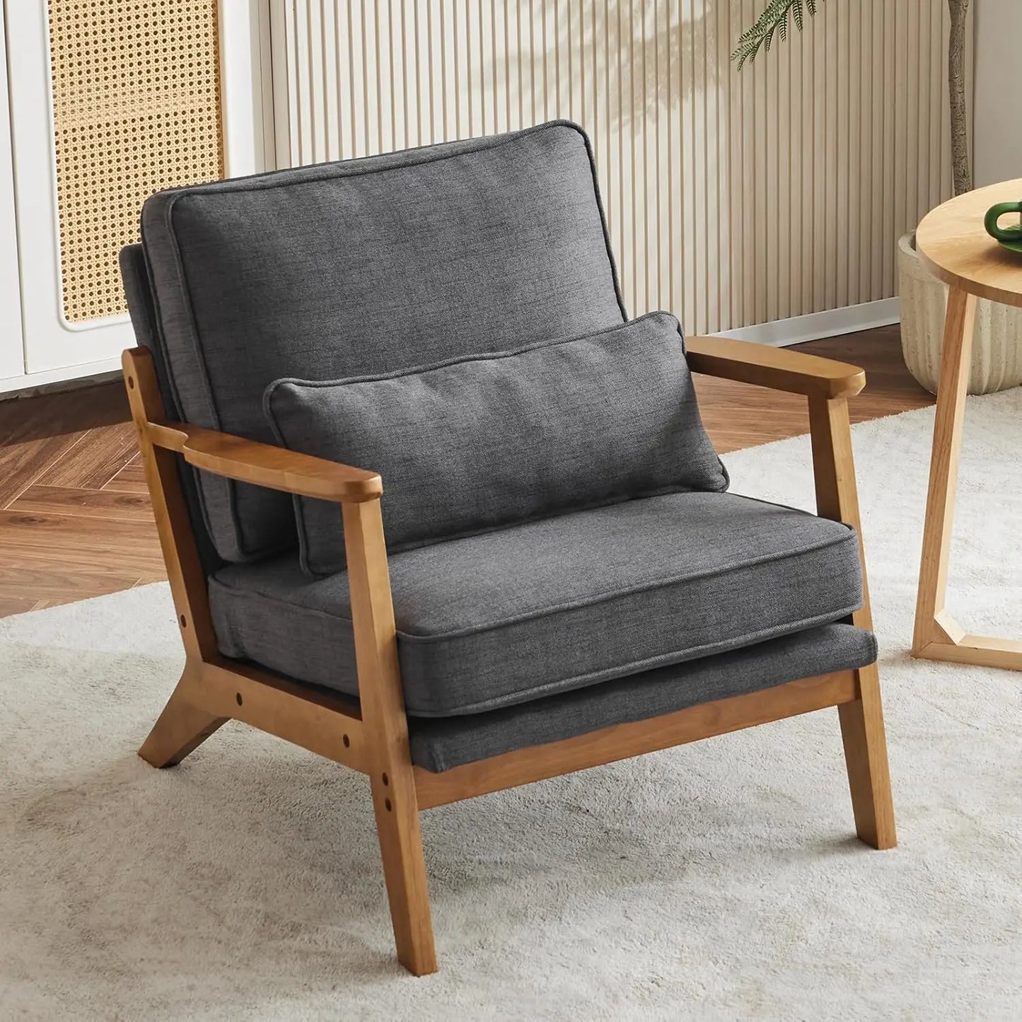 Mid-Century Modern Lounge Chair With Wide Armrests Fleece